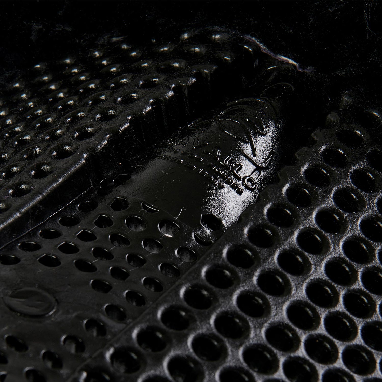 Acavallo Gel Ns-S Classic-S Cut-Out Rear Riser #colour_black-black