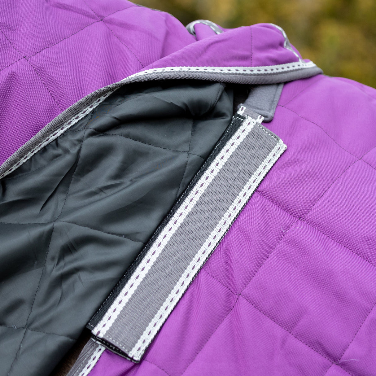 DefenceX Shield 100g Stable Rug with Detachable Neck