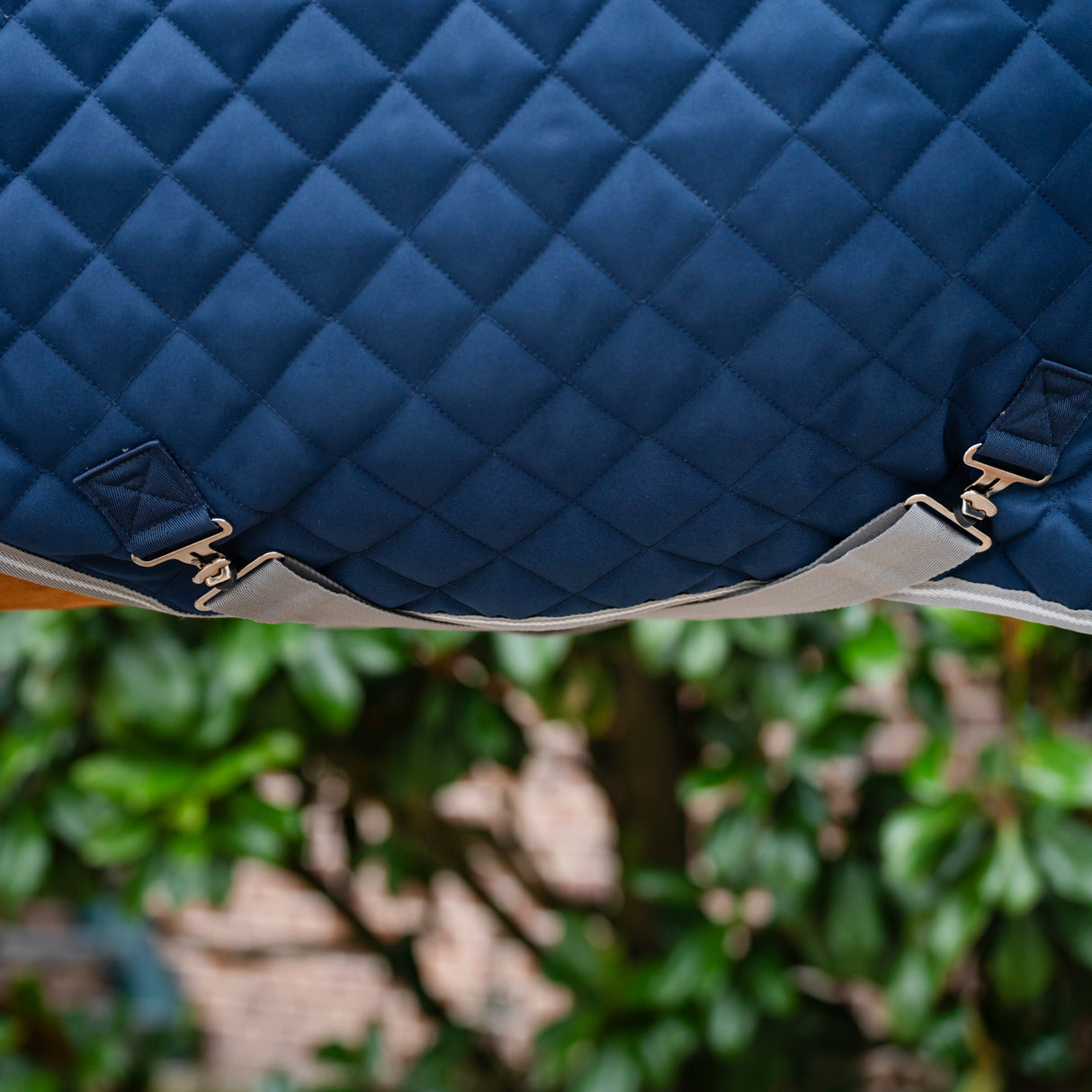 Horseware Ireland Amigo Quilted 200g Plus Stable Rug #colour_navy-titanium-grey-silver