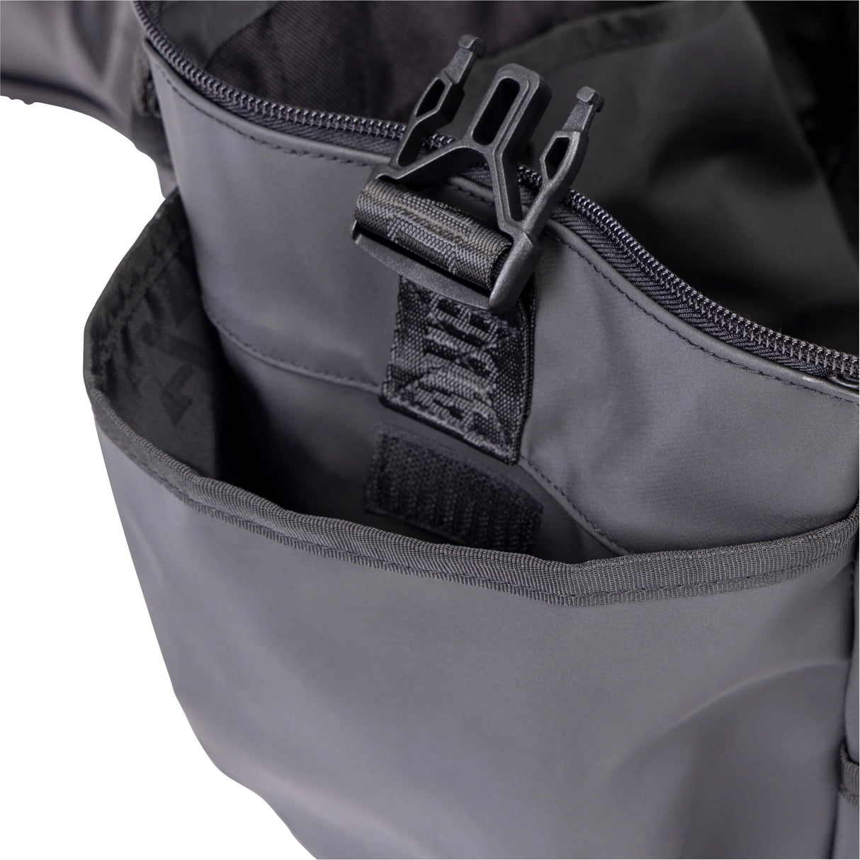 Shires Aubrion React Large Grooming Kit Bag