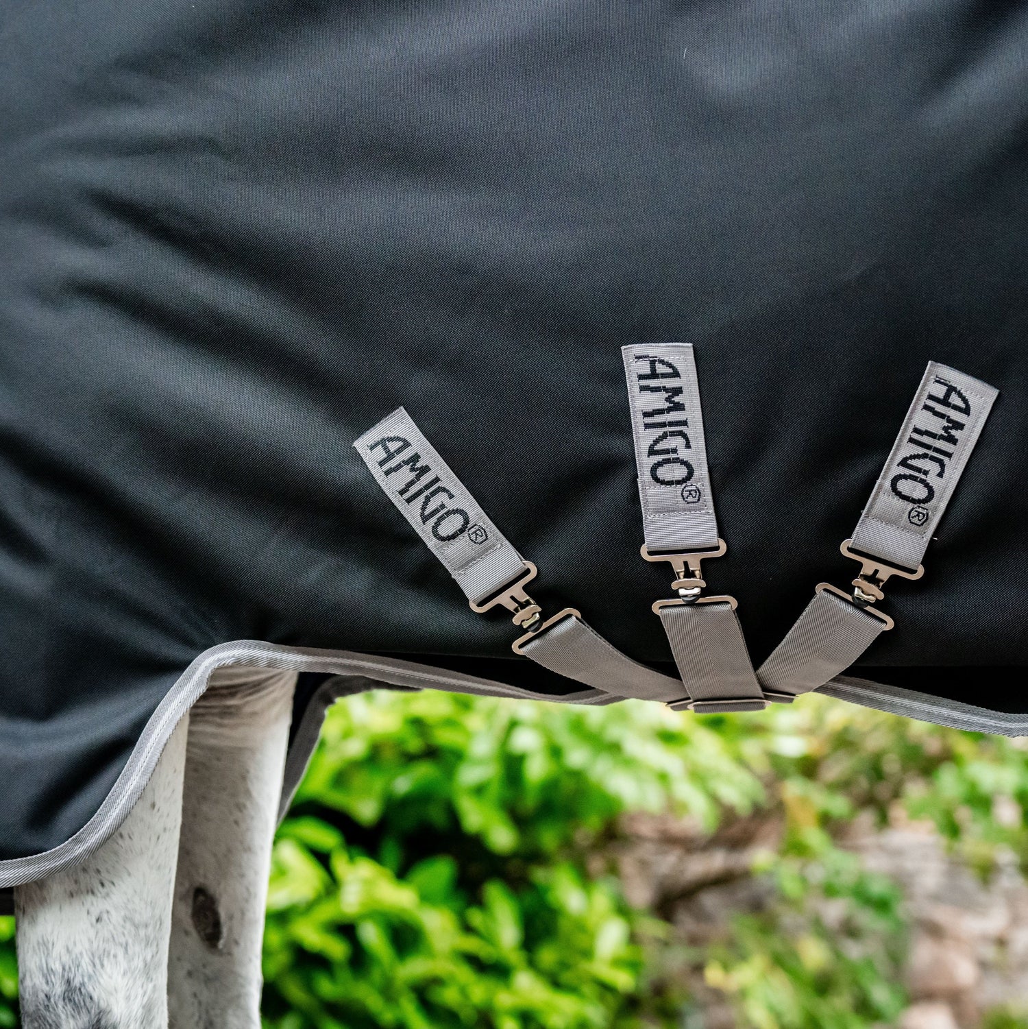 Horseware Ireland Amigo Bravo 12 Plus Bundle V-Front 50g Turnout Rug #colour_black-titanium-grey-silver