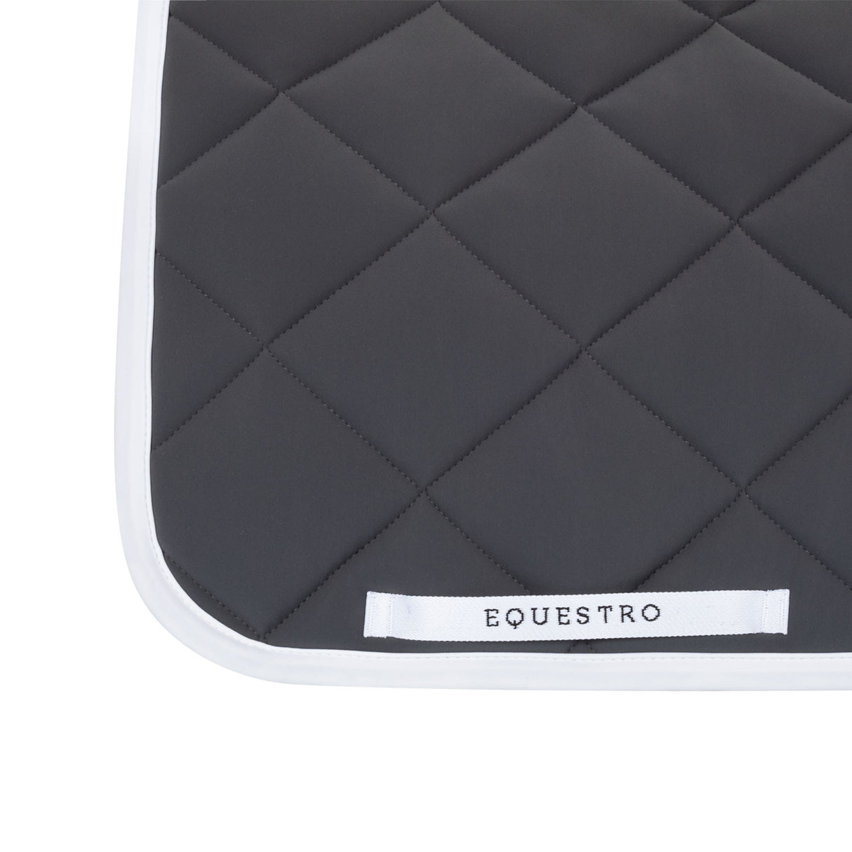 Dressage saddle pad with diamond quilting