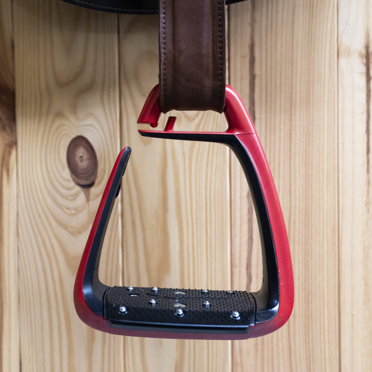 Freejump Soft'Up Classic Stirrups #colour_red-black